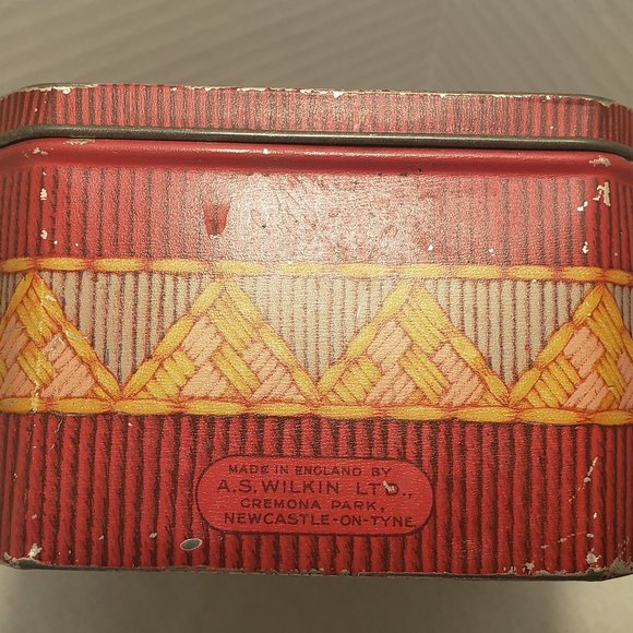 A. S. WILKIN LIMITED CREMONA "NEEDLEWORK" TIN BOX - LADY HAMILTON - TRUE VINTAGE - Picture 7 of 16